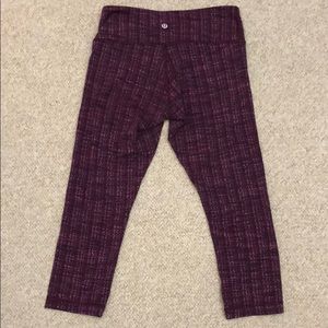 Lululemon crop leggings, maroon pattern, size 6